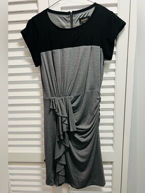 Laundry By Shelli Segal Black and Gray Ruched Ruffle Midi Dress